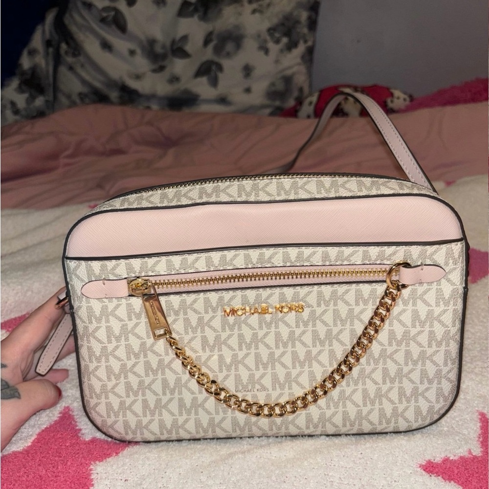Michael kors crossbody bag
